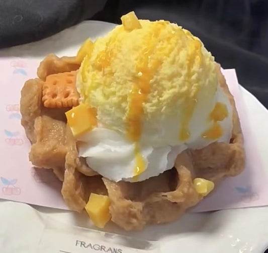 Cookie Waffle with Mango Ice Cream Squishy